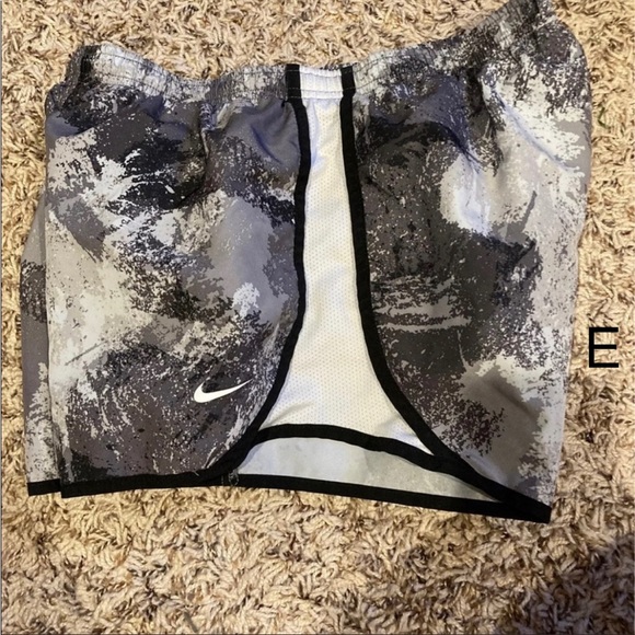 Girls Nike shorts - Picture 6 of 6